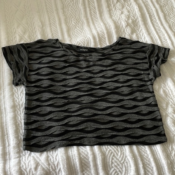 Eclipse black and grey crop top - Picture 1 of 4